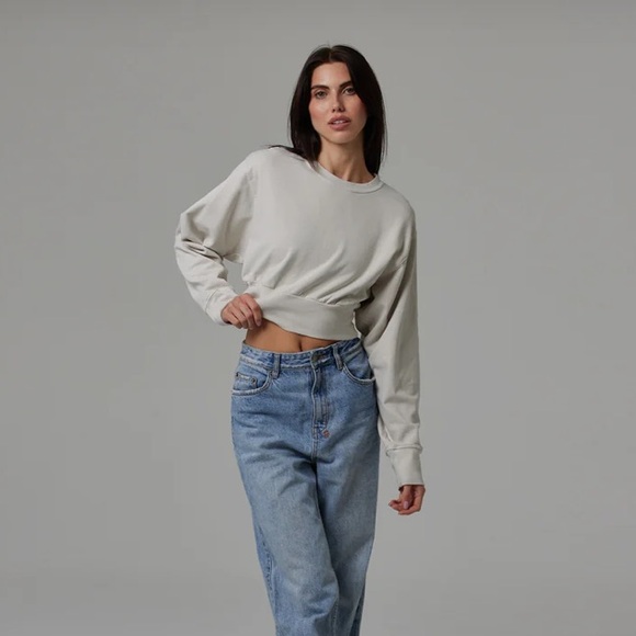 TALENTLESS - DOLMAN CROP CREWNECK - NWOT - CEMENT - XS - Picture 4 of 8